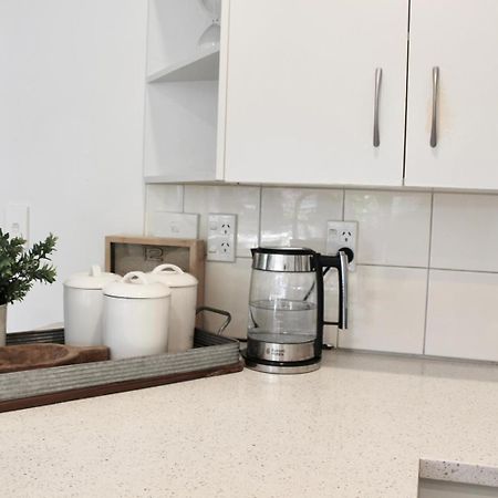 5-Min Walk To Village - Havelock North Holiday Home With Spa Pool Bagian luar foto