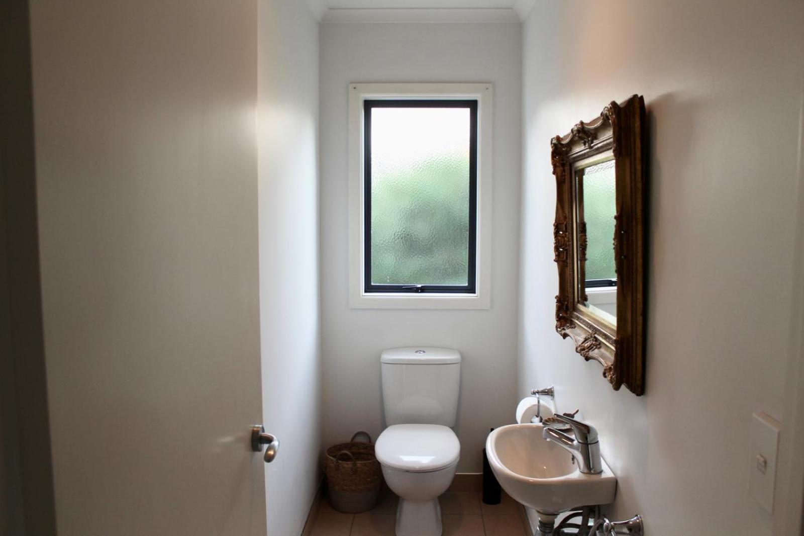 5-Min Walk To Village - Havelock North Holiday Home With Spa Pool Bagian luar foto
