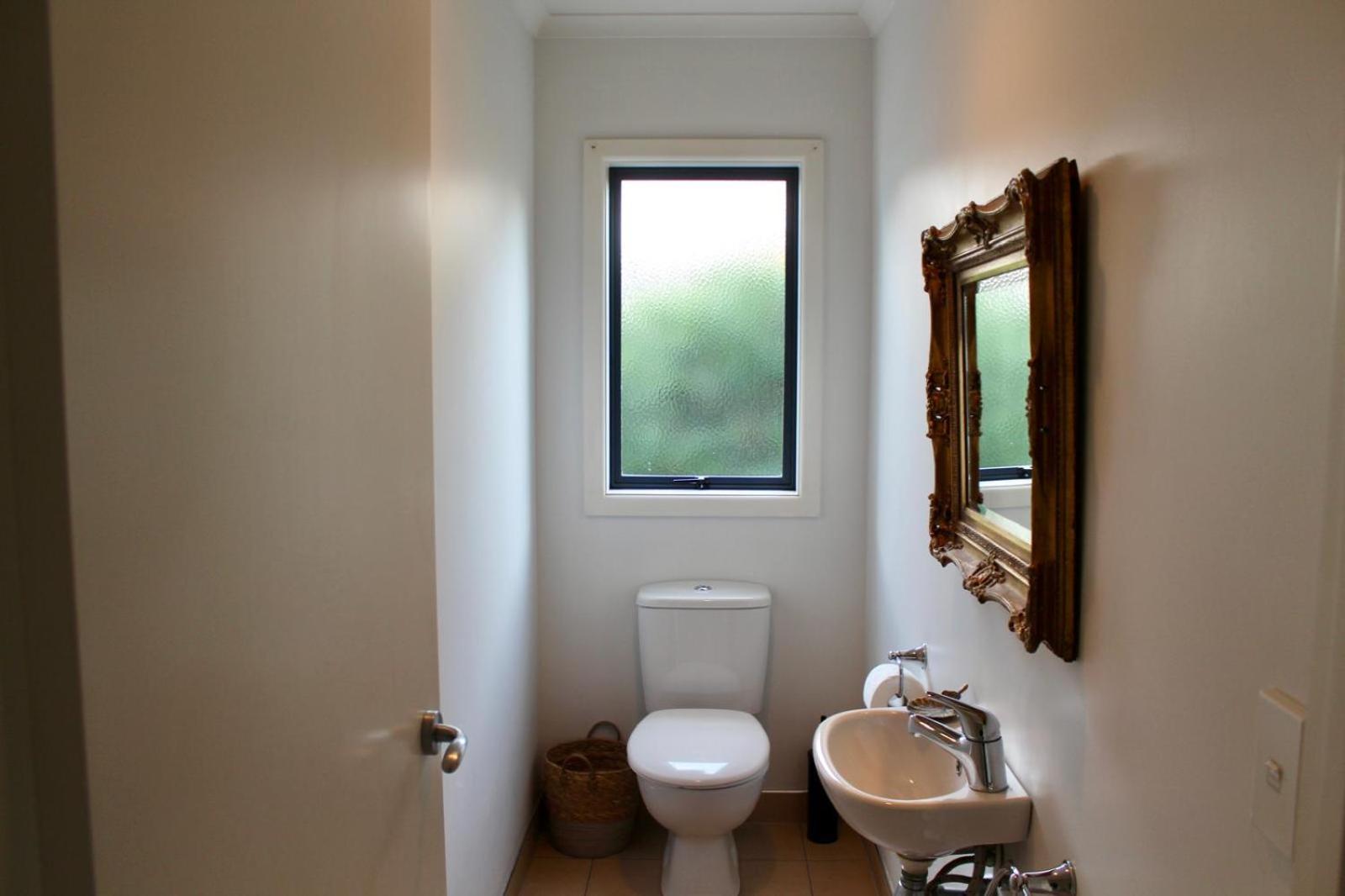 5-Min Walk To Village - Havelock North Holiday Home With Spa Pool Bagian luar foto