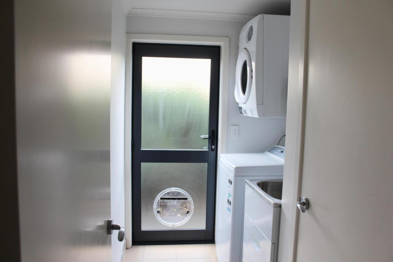 5-Min Walk To Village - Havelock North Holiday Home With Spa Pool Bagian luar foto