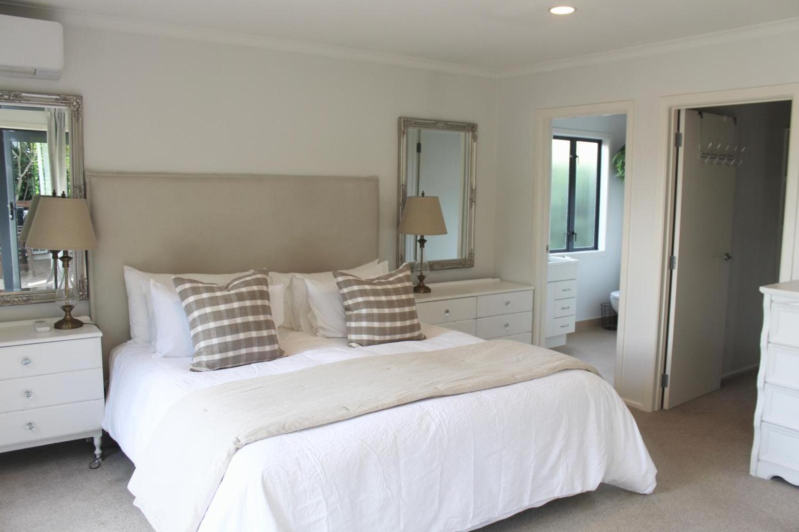 5-Min Walk To Village - Havelock North Holiday Home With Spa Pool Bagian luar foto